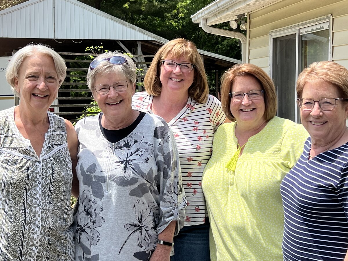Nancy with her four sisters: Mary, Melissa, Cindy, and Brenda